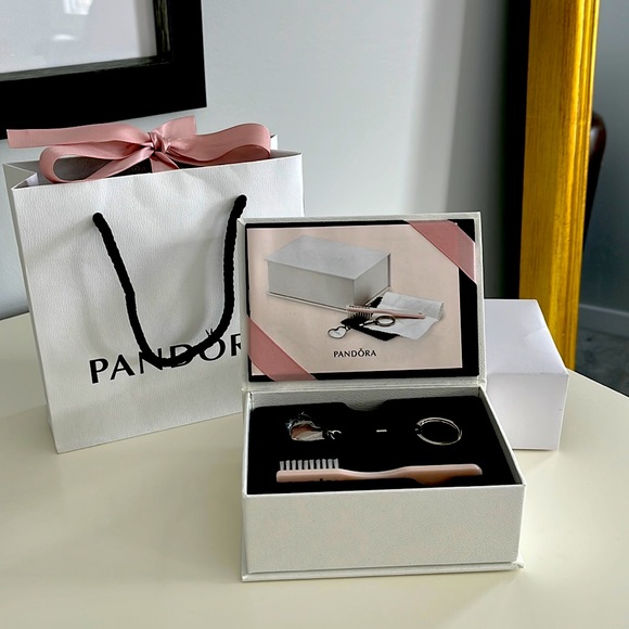 Pandora’s keychain and cleaning brush 😎 - Picture 2 of 4